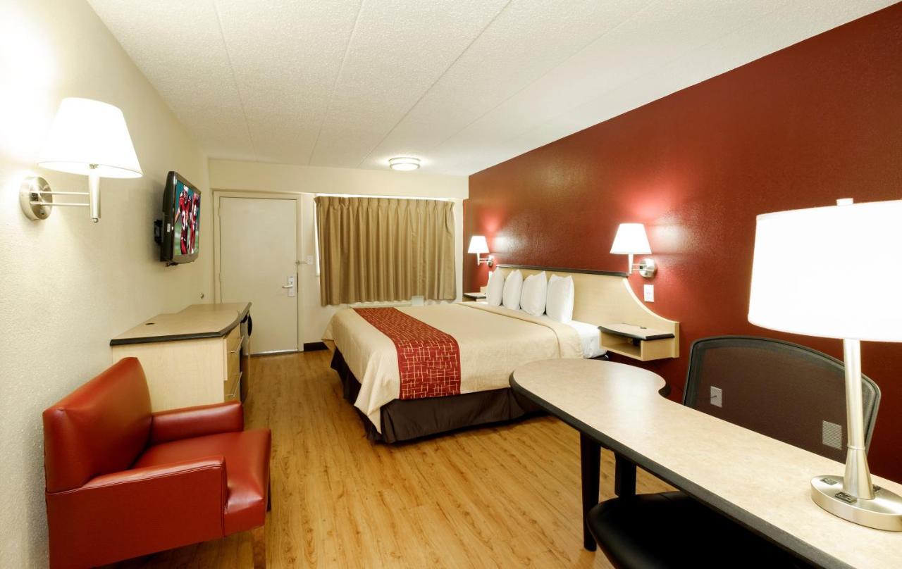 Red Roof Inn Columbus West - Hilliard New Rome Bagian luar foto