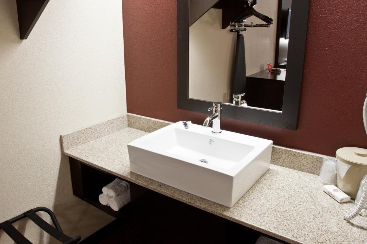Red Roof Inn Columbus West - Hilliard New Rome Bagian luar foto