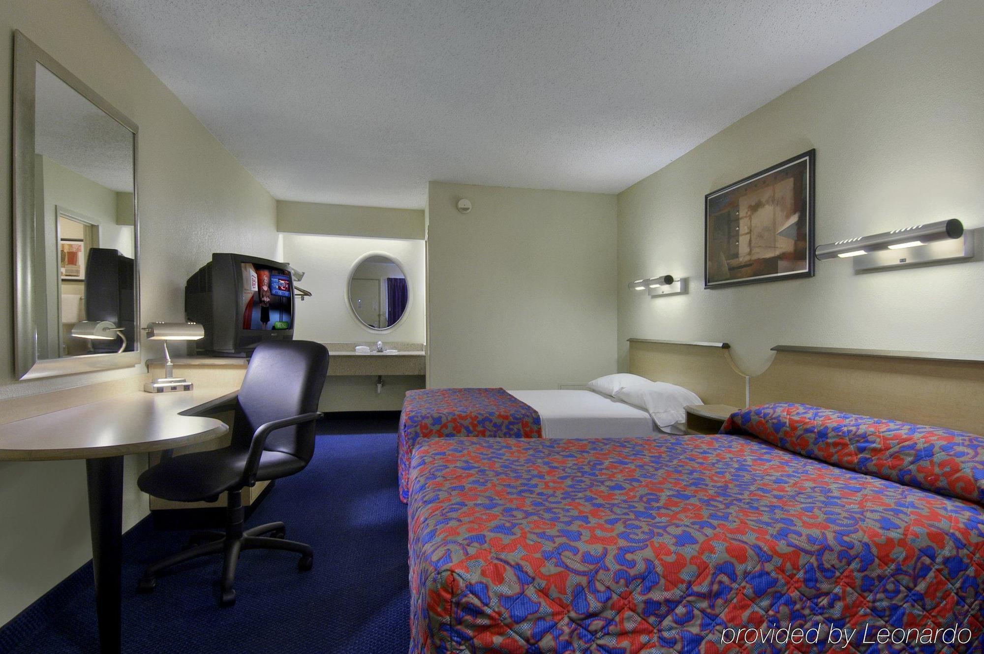 Red Roof Inn Columbus West - Hilliard New Rome Bagian luar foto